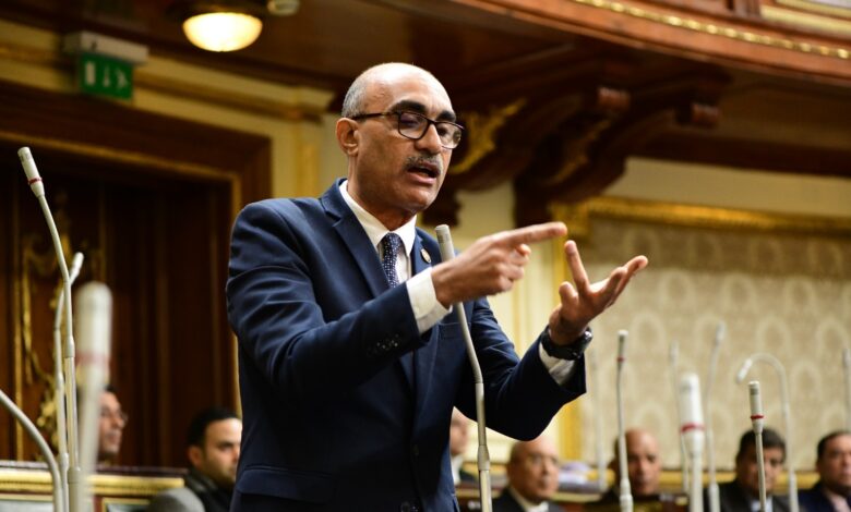 النائب إيهاب منصور يطالب بتوضيح بشأن قانون المخدرات علي الموظفين 1 IMG 20240331 WA0038