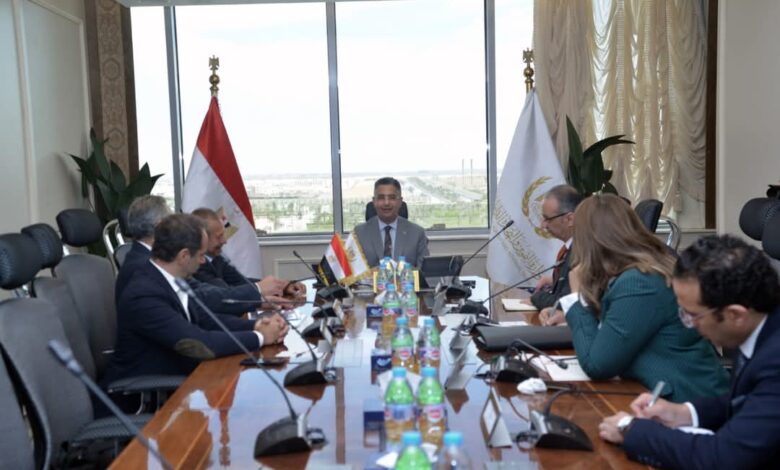 وزير التموين يتابع مع شركة أوراسكوم الموقف التنفيذي لإنشاء المخزن الإستراتيجي.. بمحافظة الفيوم 1 IMG 20250427 WA0070