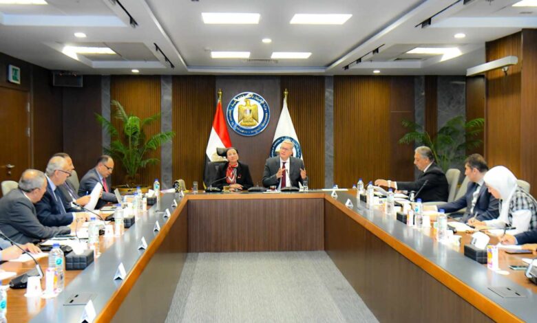 وزيرا البيئة والبترول يناقشان سُبل خفض الإنبعاثات الكربونية في مصر 1 IMG 20250501 WA0095
