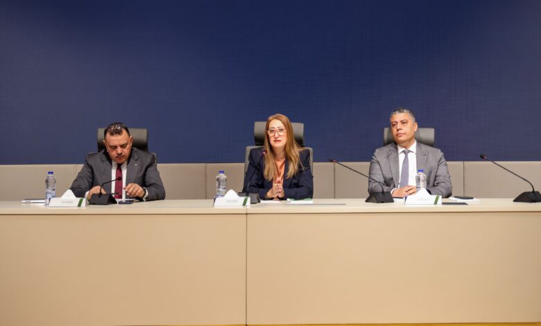 خلال إجتماعها الموسع بقيادات الهيئة.. رئيس الهيئة القومية للبريد: "العاملون هم الركيزة الأساسية لنجاح الهيئة.. ونعمل على تعظيم الإيرادات وترشيد النفقات وتحديث الخدمات" 1 IMG 20250508 WA0066