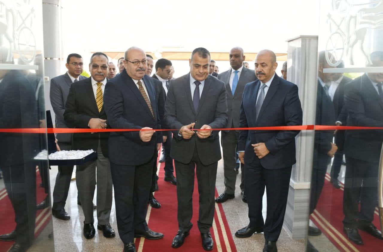 في ذكرى 30 يونيو..     إطلاق منافذ متنقلة لبيع المنتجات المدنية بأسعار تنافسية لتخفيف العبء عن المواطنين