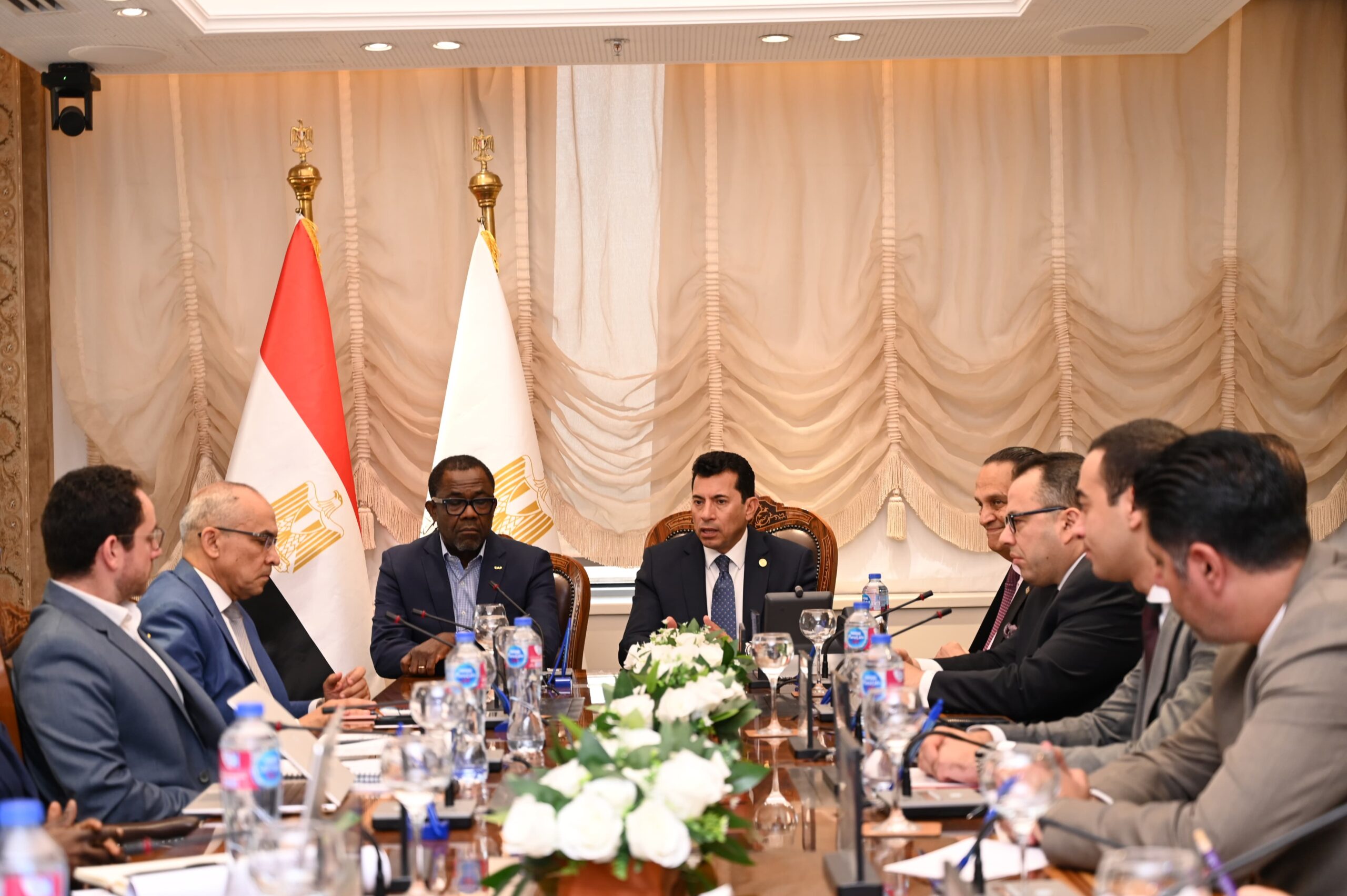 وزير الرياضة يتابع   آخر المستجدات   لنقل المقر الجديد للاتحاد الإفريقي لكرة  القدم إلى العاصمة الإدارية