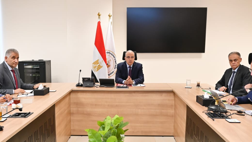 سويلم خلال متابعته المنظومة المائية ببنى سويف والمنيا ..  صيانة وتشغيل المحطات والحفاظ على المناسيب الآمنة بالمصارف